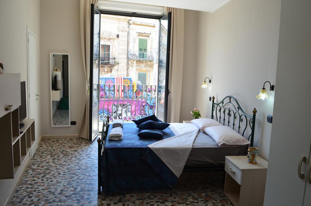 Appartamenti Piazza Duomo Acireale Habitación foto